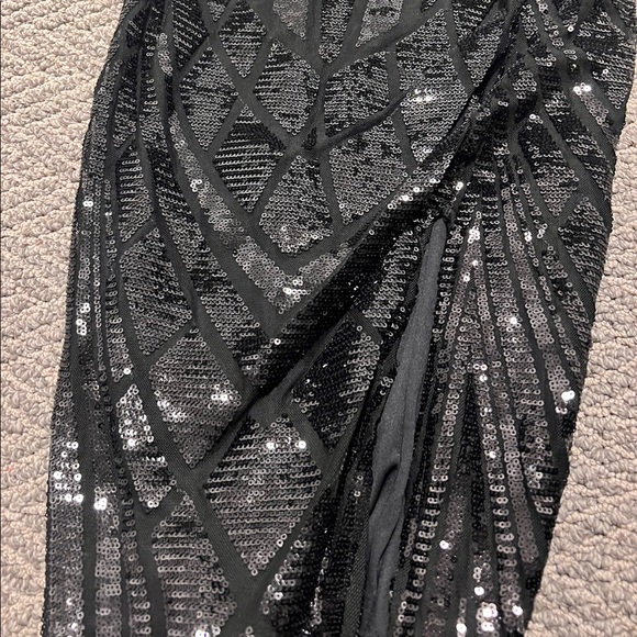 Black Sequin Party dress with slit - Picture 4 of 5